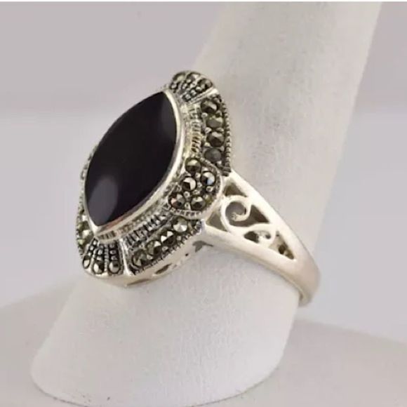 Vintage Marquise Cut Black Onyx Cabochon Sterling Silver & Marcasite Ring Sz 9.5 - Picture 2 of 13